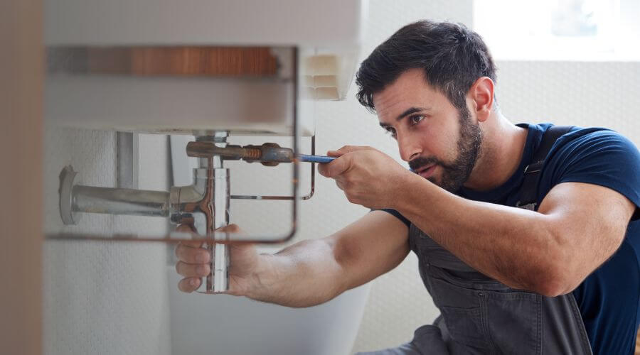 Expert burst pipe repair services in Maynard, IA